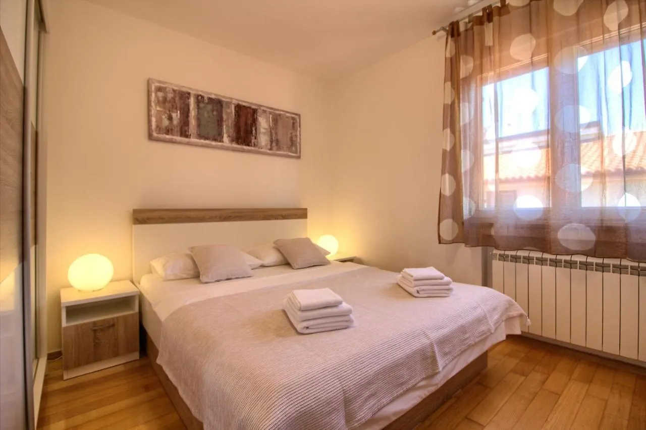 Beautiful Villa Magnifica With Private Pool In Pula