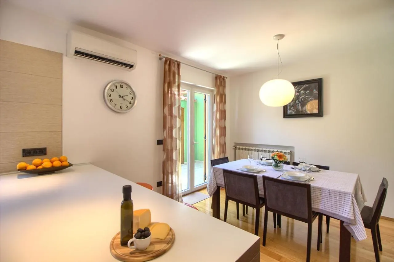Beautiful Villa Magnifica With Private Pool In Pula Croatia