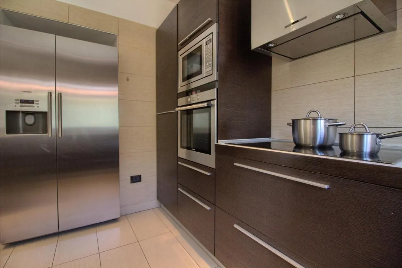 Beautiful Villa Magnifica With Private Pool In Pula