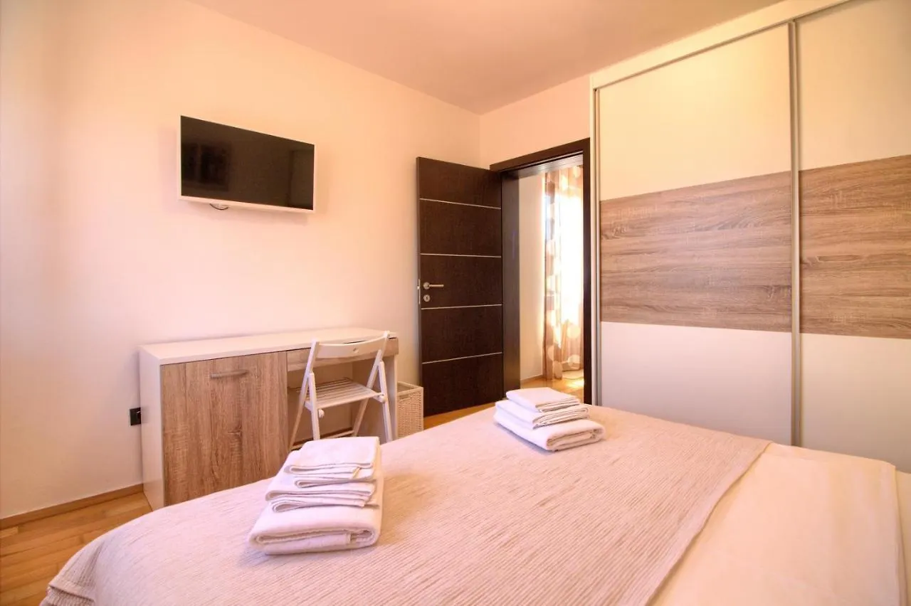 Beautiful Villa Magnifica With Private Pool In Pula 0*,