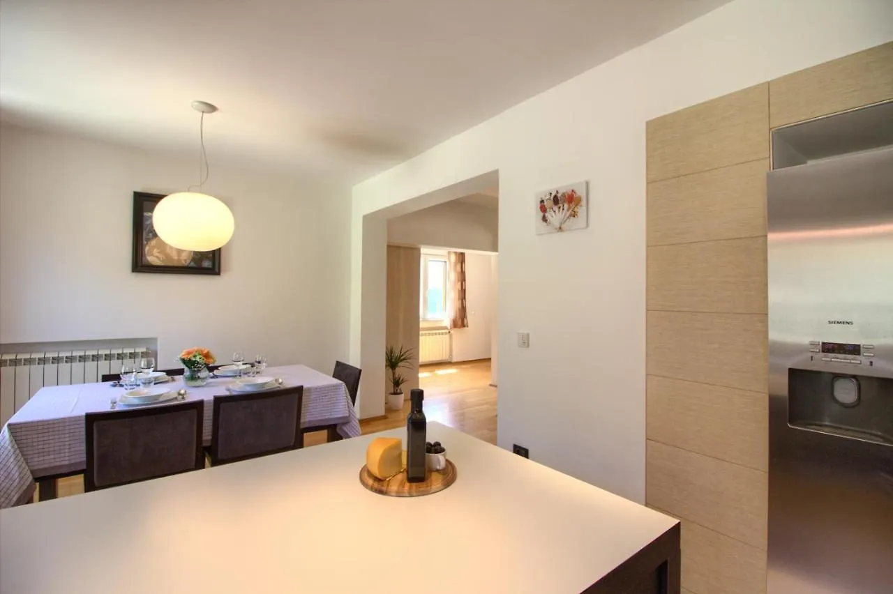 Beautiful Villa Magnifica With Private Pool In Pula Croatia